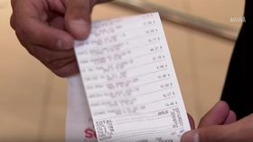 VIDEO Oamenii simt scumpirile la fiecare pas. 200 de lei nu mai au valoare